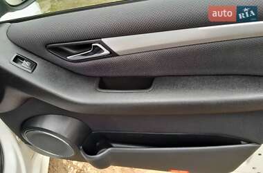 Хэтчбек Mercedes-Benz B-Class 2009 в 