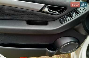 Хэтчбек Mercedes-Benz B-Class 2009 в 