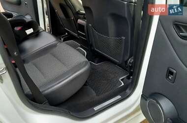 Хэтчбек Mercedes-Benz B-Class 2009 в 
