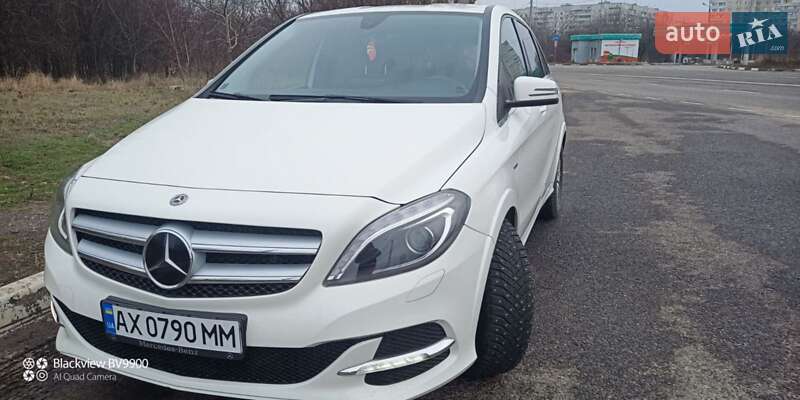 Хетчбек Mercedes-Benz B-Class 2017 в Харкові фото 18 Хетчбек Mercedes-Benz B-Class 2017 в Харкові
