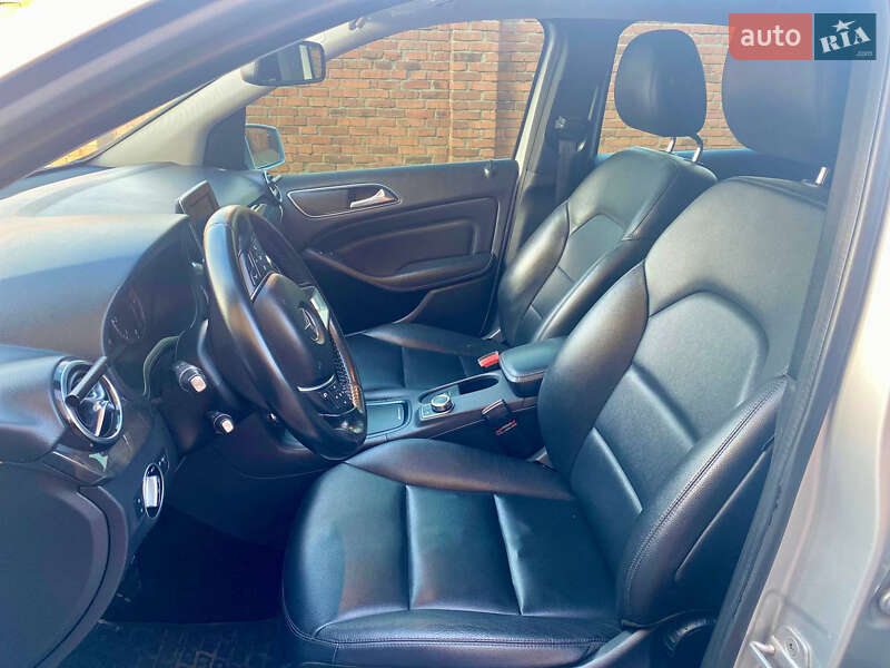 Хэтчбек Mercedes-Benz B-Class 2012 в Жовкве
