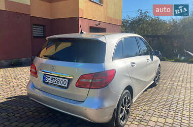 Хэтчбек Mercedes-Benz B-Class 2012 в 