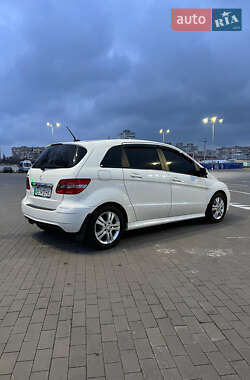 Хетчбек Mercedes-Benz B-Class 2011 в 