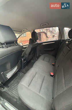 Хэтчбек Mercedes-Benz B-Class 2011 в 