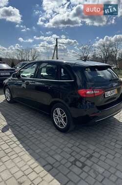 Хетчбек Mercedes-Benz B-Class 2019 в 