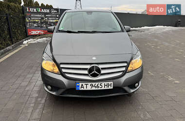 Хэтчбек Mercedes-Benz B-Class 2011 в 