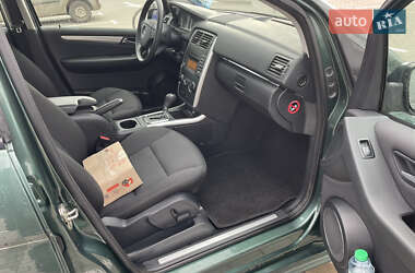 Хэтчбек Mercedes-Benz B-Class 2009 в 