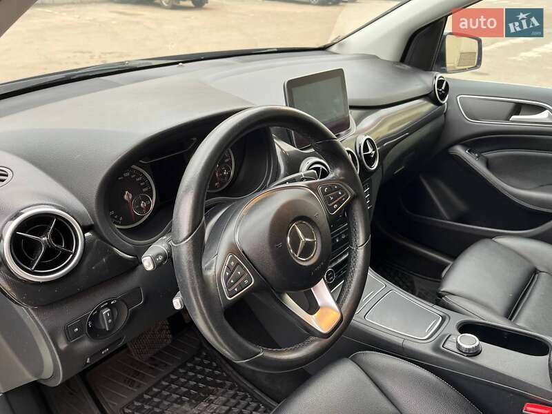 Хетчбек Mercedes-Benz B-Class 2016 в Житомирі
