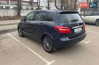 Хэтчбек Mercedes-Benz B-Class 2016 в 