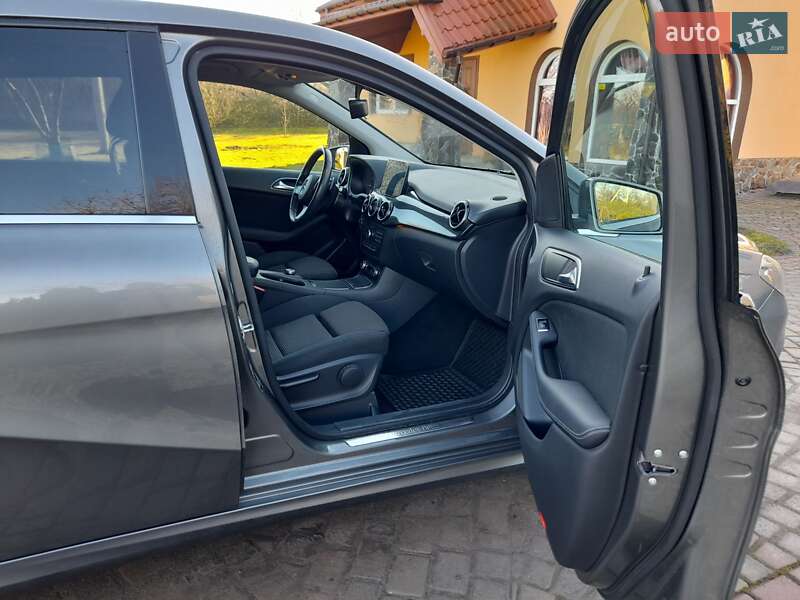 Хэтчбек Mercedes-Benz B-Class 2017 в Нововолынске
