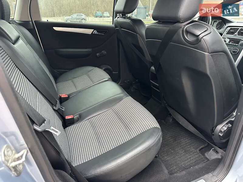 Хетчбек Mercedes-Benz B-Class 2006 в Києві фото 5 Хетчбек Mercedes-Benz B-Class 2006 в Києві