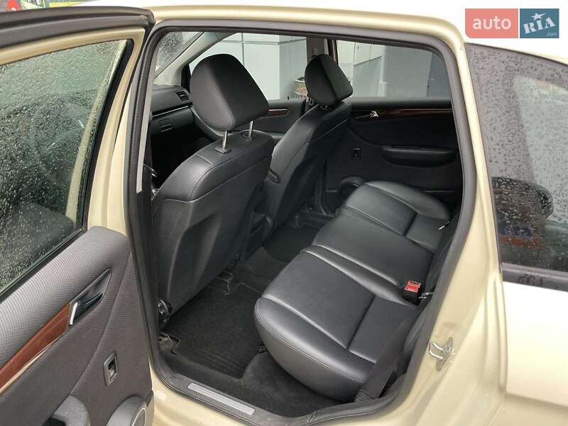 Хэтчбек Mercedes-Benz B-Class 2011 в Киеве