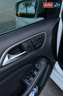 Хэтчбек Mercedes-Benz B-Class 2013 в 