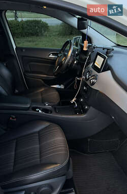Хэтчбек Mercedes-Benz B-Class 2013 в 