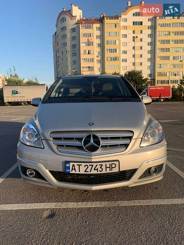 Хэтчбек Mercedes-Benz B-Class 2011 в Шумске