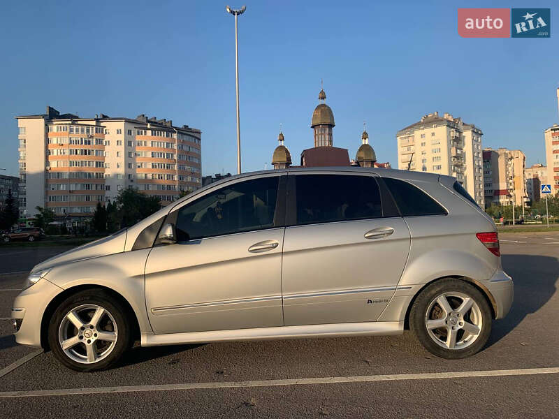 Хэтчбек Mercedes-Benz B-Class 2011 в Шумске