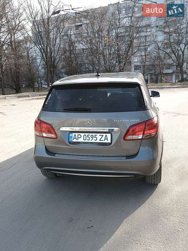 Хэтчбек Mercedes-Benz B-Class 2015 в Запорожье