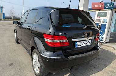 Хэтчбек Mercedes-Benz B-Class 2011 в 