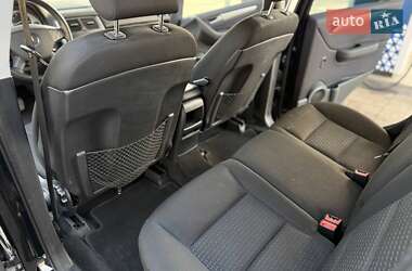 Хэтчбек Mercedes-Benz B-Class 2011 в 