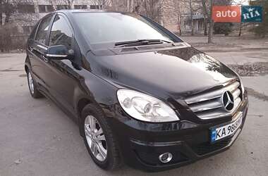 Хэтчбек Mercedes-Benz B-Class 2011 в 