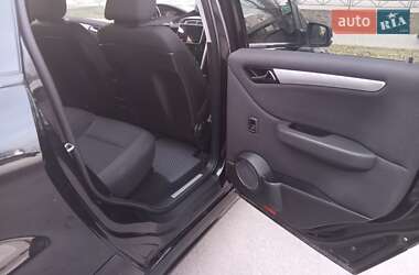 Хэтчбек Mercedes-Benz B-Class 2011 в 