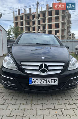 Хэтчбек Mercedes-Benz B-Class 2010 в 