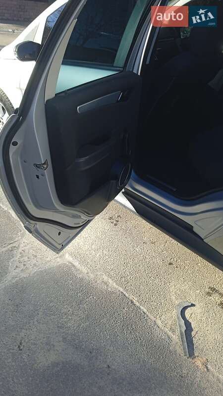 Хэтчбек Mercedes-Benz B-Class 2006 в Киеве