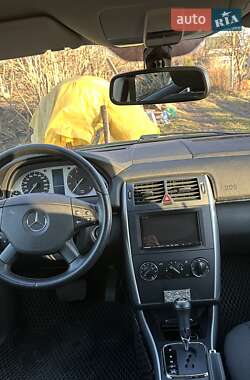 Хетчбек Mercedes-Benz B-Class 2011 в 