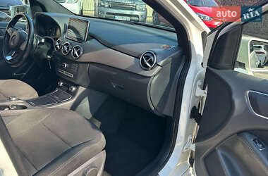 Хэтчбек Mercedes-Benz B-Class 2015 в 