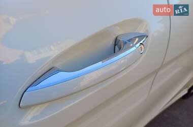 Хэтчбек Mercedes-Benz B-Class 2017 в 