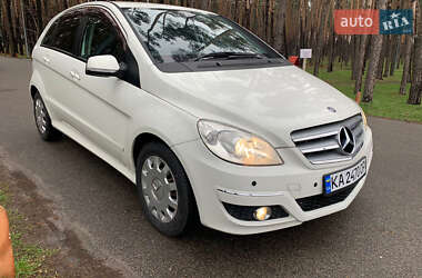 Хэтчбек Mercedes-Benz B-Class 2009 в 
