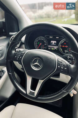 Хэтчбек Mercedes-Benz B-Class 2016 в 