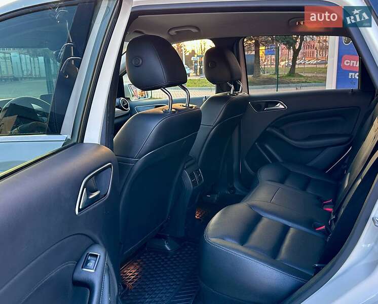 Хетчбек Mercedes-Benz B-Class 2016 в Львові