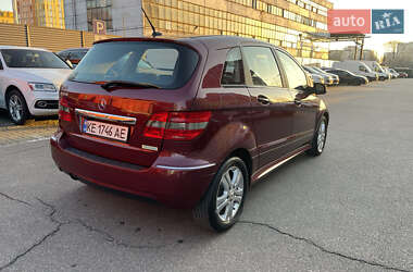 Хэтчбек Mercedes-Benz B-Class 2010 в 