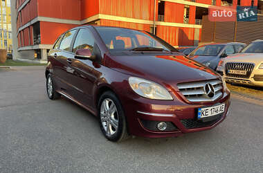 Хэтчбек Mercedes-Benz B-Class 2010 в 