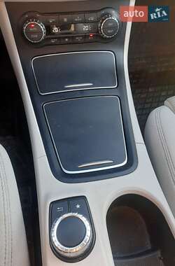 Хэтчбек Mercedes-Benz B-Class 2015 в 
