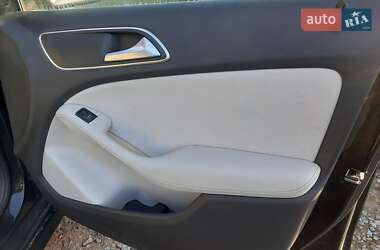 Хэтчбек Mercedes-Benz B-Class 2015 в 