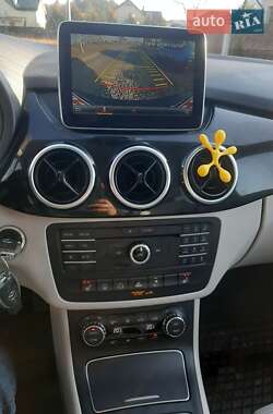 Хэтчбек Mercedes-Benz B-Class 2015 в 