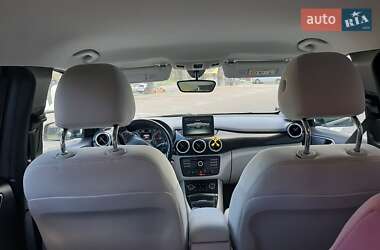 Хэтчбек Mercedes-Benz B-Class 2015 в 