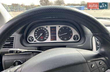 Хэтчбек Mercedes-Benz B-Class 2011 в 