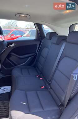 Хэтчбек Mercedes-Benz B-Class 2012 в 