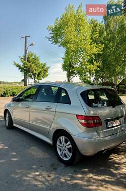 Хэтчбек Mercedes-Benz B-Class 2009 в 