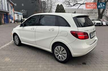 Хетчбек Mercedes-Benz B-Class 2015 в 