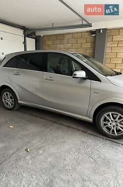 Хетчбек Mercedes-Benz B-Class 2017 в 