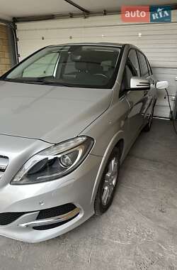 Хетчбек Mercedes-Benz B-Class 2017 в 