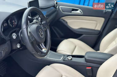Хэтчбек Mercedes-Benz B-Class 2016 в 