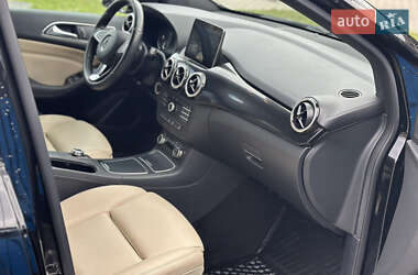 Хэтчбек Mercedes-Benz B-Class 2016 в 