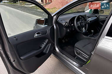 Хэтчбек Mercedes-Benz B-Class 2012 в 