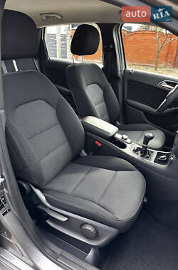 Хэтчбек Mercedes-Benz B-Class 2012 в 