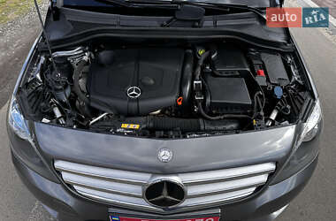 Хэтчбек Mercedes-Benz B-Class 2012 в 